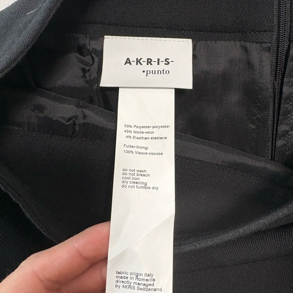 Akris Punto black pleated skirt - Picture 3 of 4